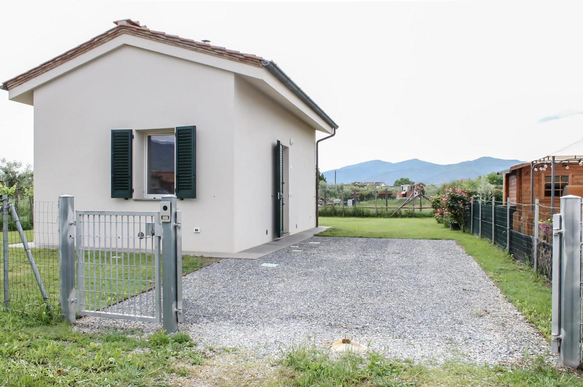 Modern Home With Private Parking Near The Station! Lucca Buitenkant foto